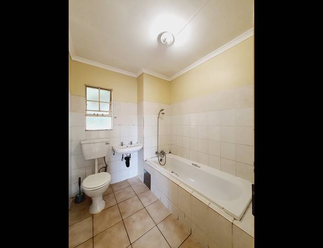 2 BEDROOM APARTMENT TO LET IN VORNA VALLEY